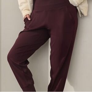 Gently used Spiced Cabernet Size L Athleta Venice Joggers